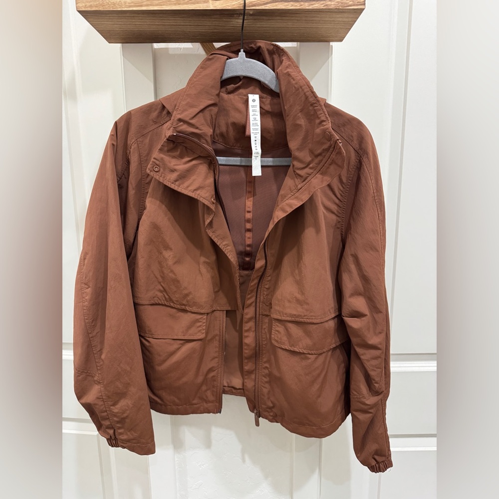 Lululemon - women’s - Always effortless Jacket- Brown size 6